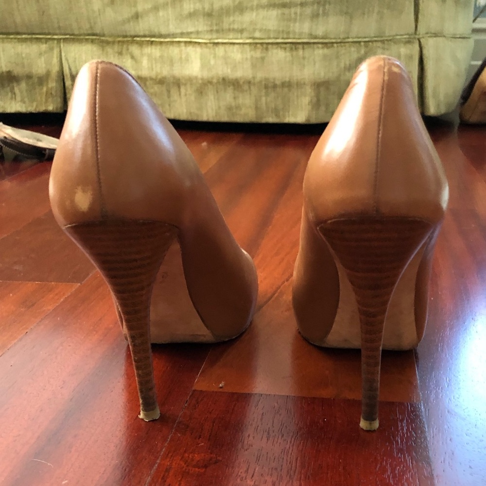 Stuart Weitzman Pump - image 4